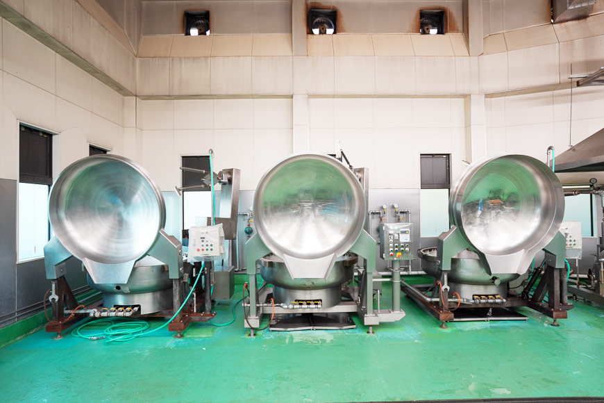 カジワラ社製のガス加熱大型炒め釜